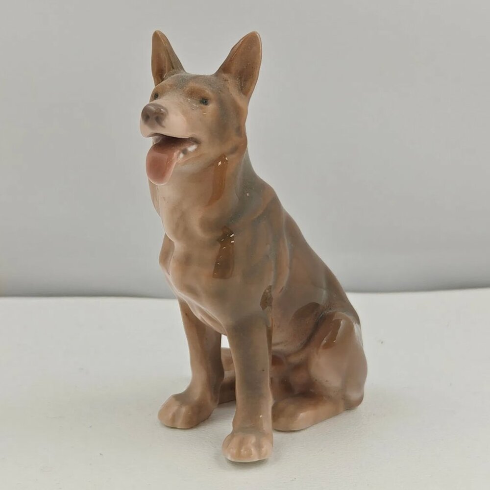 Bing & Grondahl German Shepherd Porcelain Figurine #2197 by Svend Jespersen